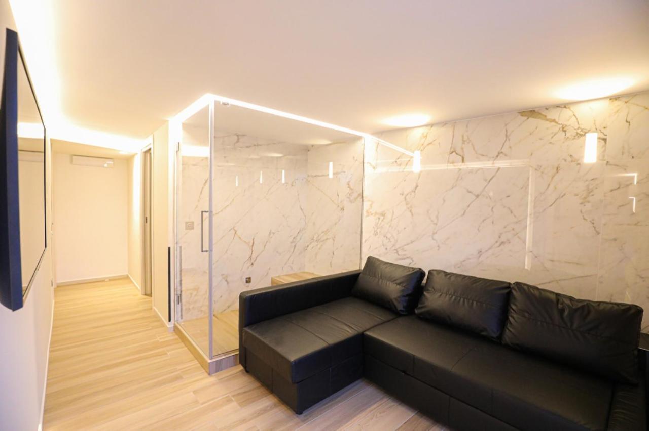 Municipio Luxury Suite نابولي المظهر الخارجي الصورة