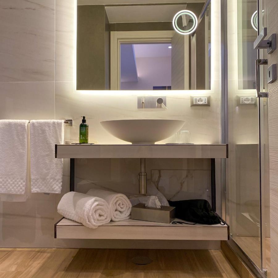 Municipio Luxury Suite نابولي المظهر الخارجي الصورة