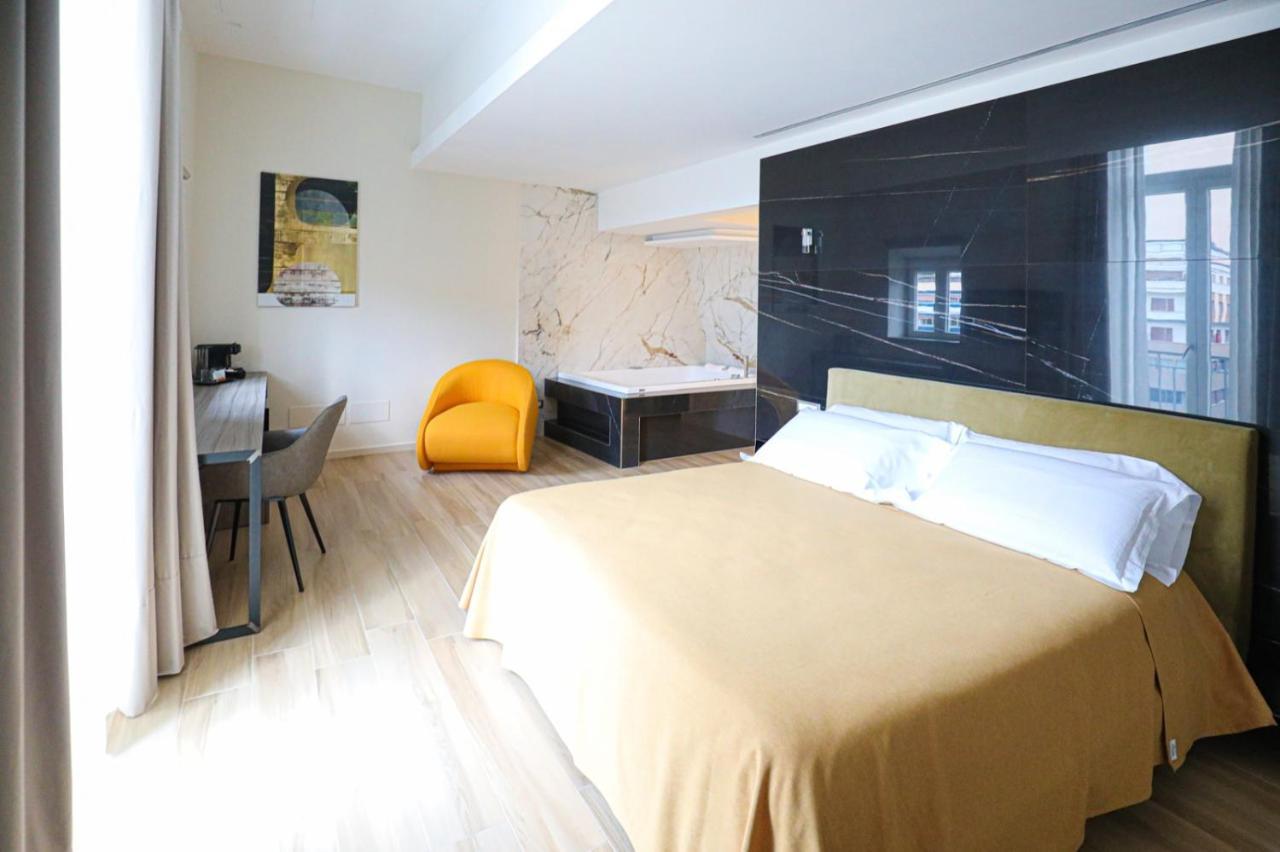 Municipio Luxury Suite نابولي المظهر الخارجي الصورة