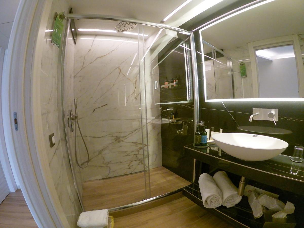 Municipio Luxury Suite نابولي المظهر الخارجي الصورة