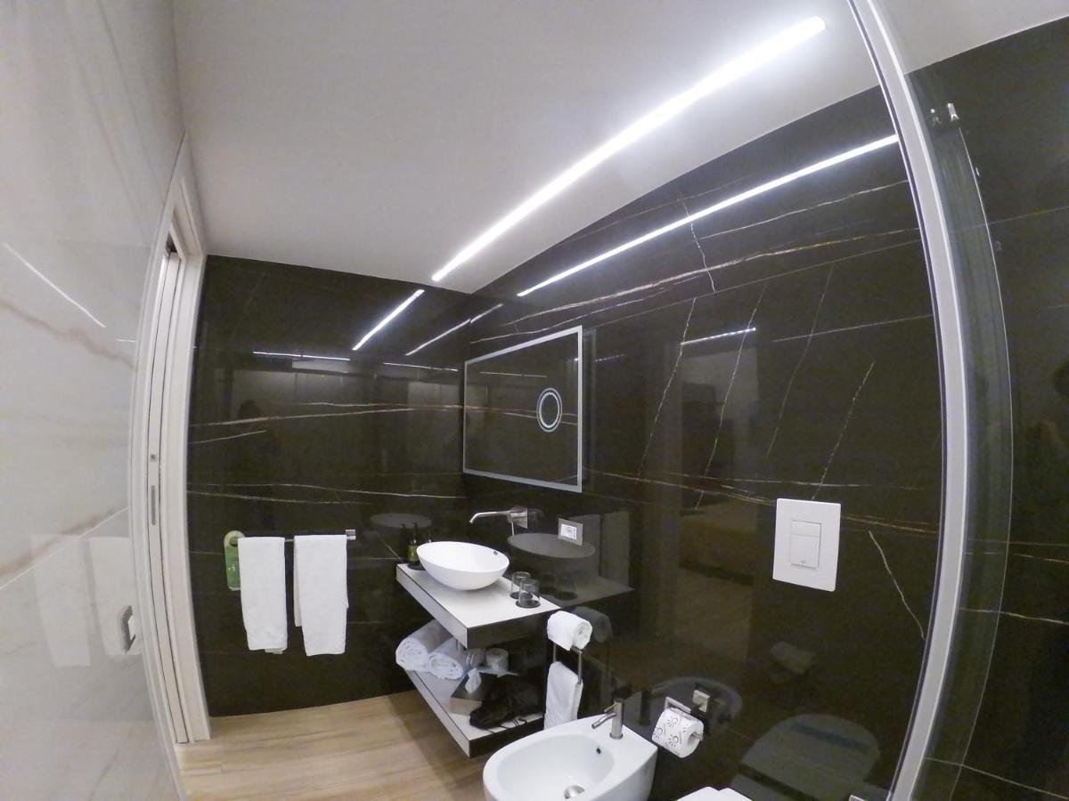 Municipio Luxury Suite نابولي المظهر الخارجي الصورة