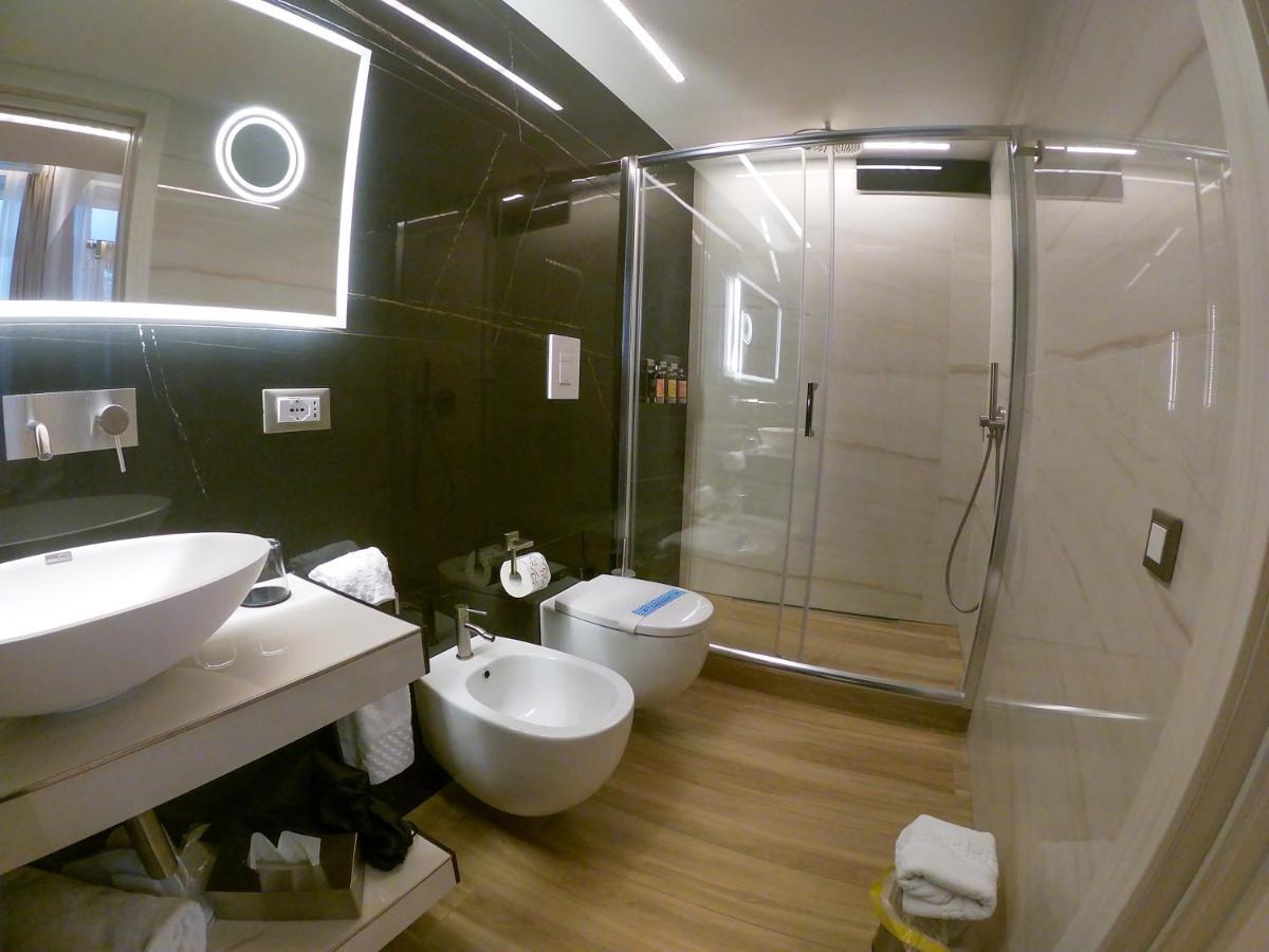 Municipio Luxury Suite نابولي المظهر الخارجي الصورة