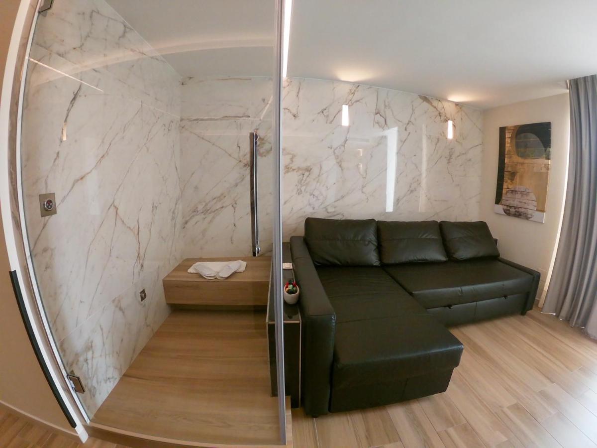 Municipio Luxury Suite نابولي المظهر الخارجي الصورة
