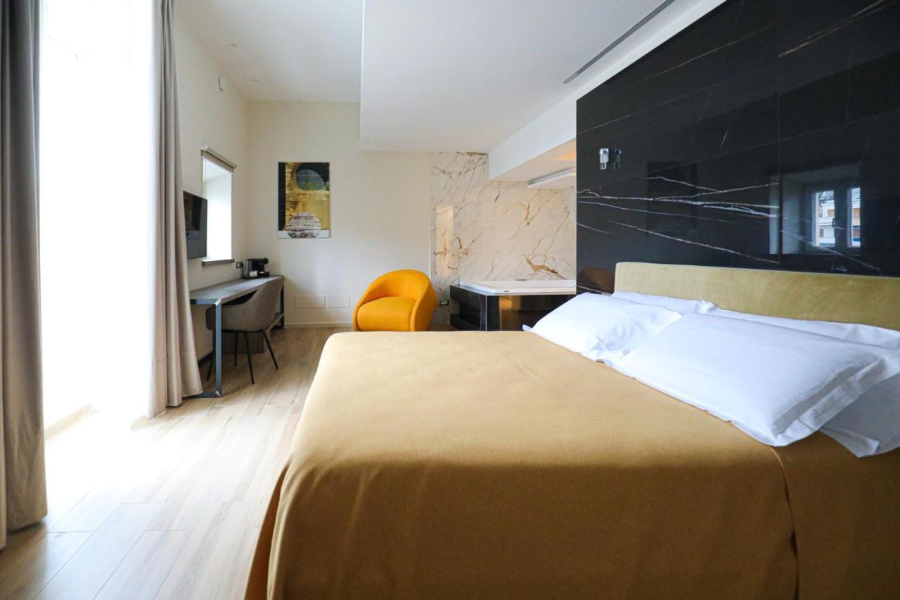 Municipio Luxury Suite نابولي المظهر الخارجي الصورة