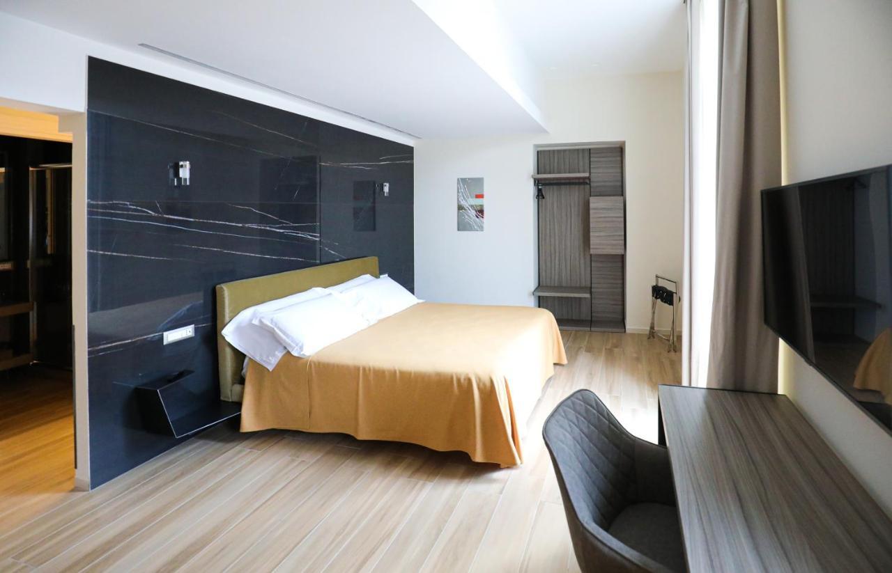 Municipio Luxury Suite نابولي المظهر الخارجي الصورة